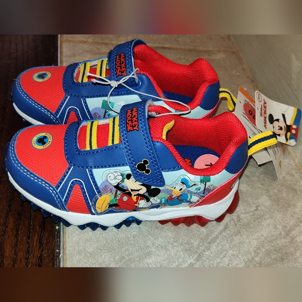 New! Boys Disney Junior Mickey Mouse Light-Up Casual Sneakers Shoes Size 11 NWT!